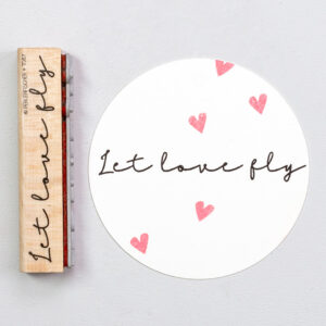 Tekst Let Love Fly
